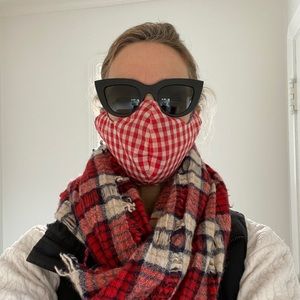 Meet your Posher, Simone